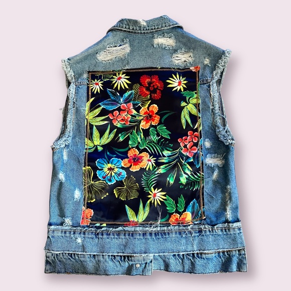 ☀️🍁ZARA TRF Floral Distressed Jean Denim Vest Jacket Size S oversized 2017 SS - Picture 8 of 15